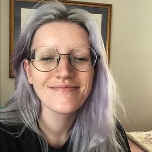 Meet your Posher, Julia